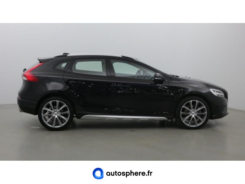VOLVO V40 CROSS COUNTRY D3 150CH GEARTRONIC - Miniature 4